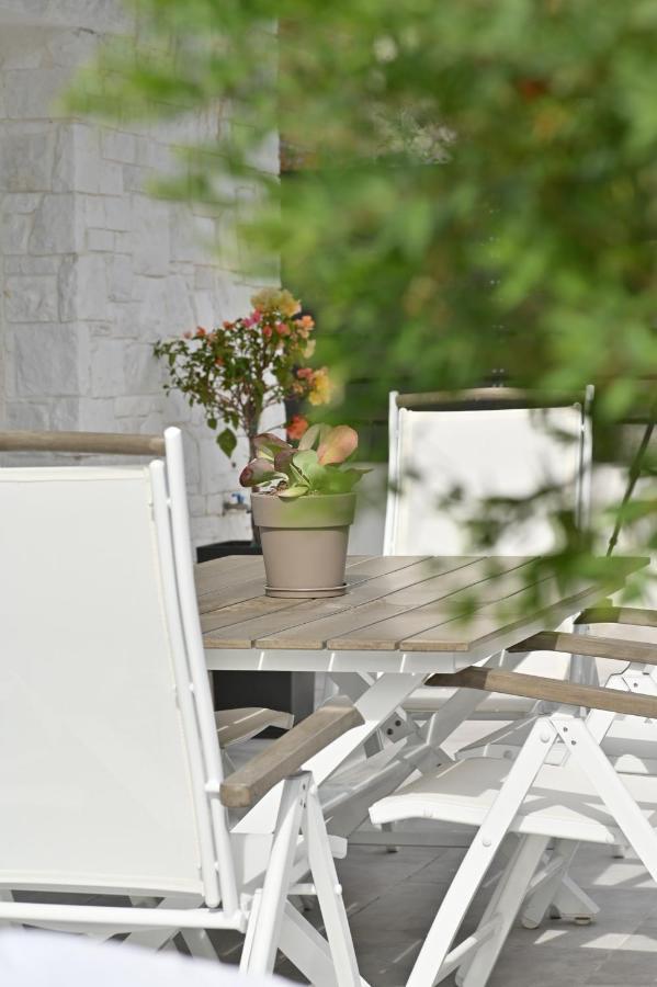 White Coral Luxury
