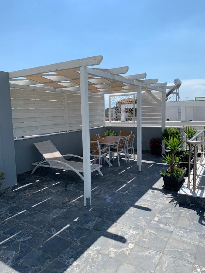 White Coral Luxury Apartment